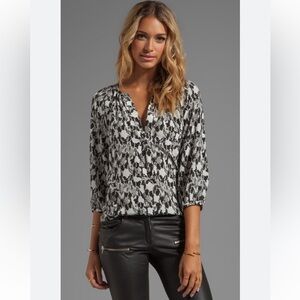 Revolve Joie Silk 100% Mosaic Black White Snakeskin 3/4 Sleeve Blouse Top